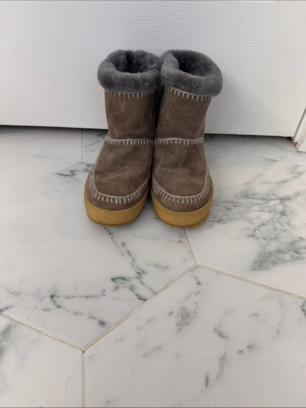 Laidback London Cozy Faux-Fur Lined Brown Suede Boots like new